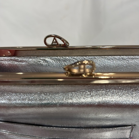 RARE Anya Hindmarch Metallic Silver Leather Bifold Double Kisslock Wallet Clutch - Picture 4 of 10